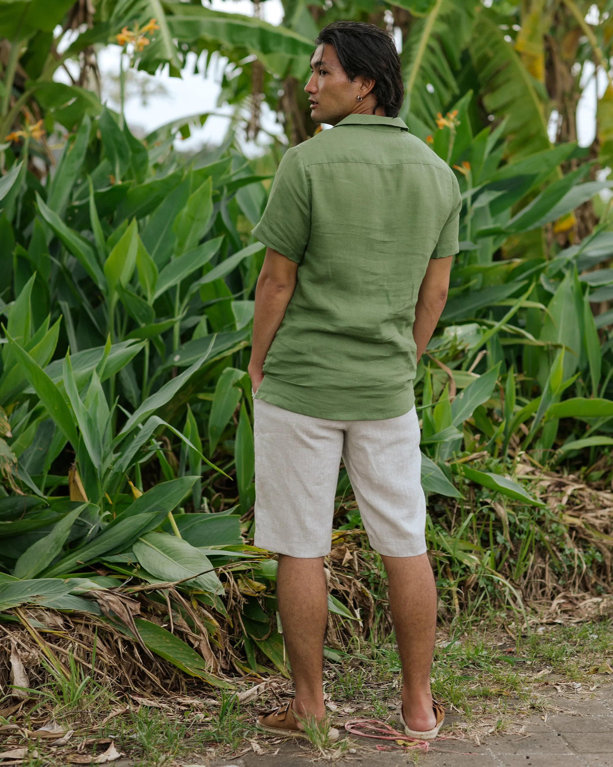 Short-sleeved breezy men's linen shirt HAWI in Forest green
