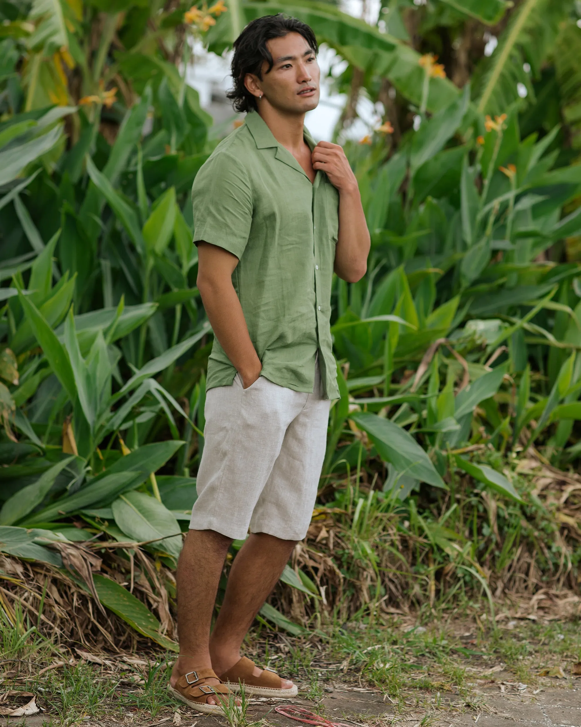 Short-sleeved breezy men's linen shirt HAWI in Forest green