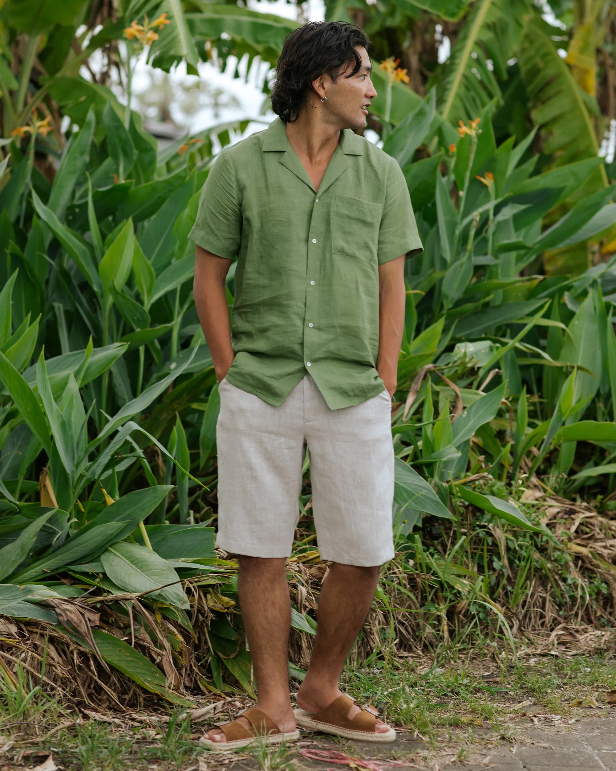 Short-sleeved breezy men's linen shirt HAWI in Forest green