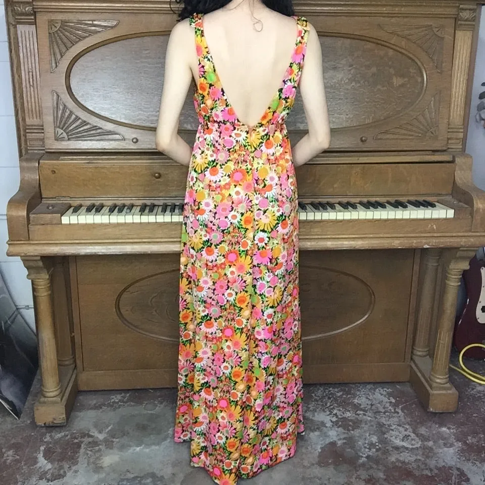 Vintage 70s | Pink Floral Groovy Boho Hippie Halter Maxi Dress | XS